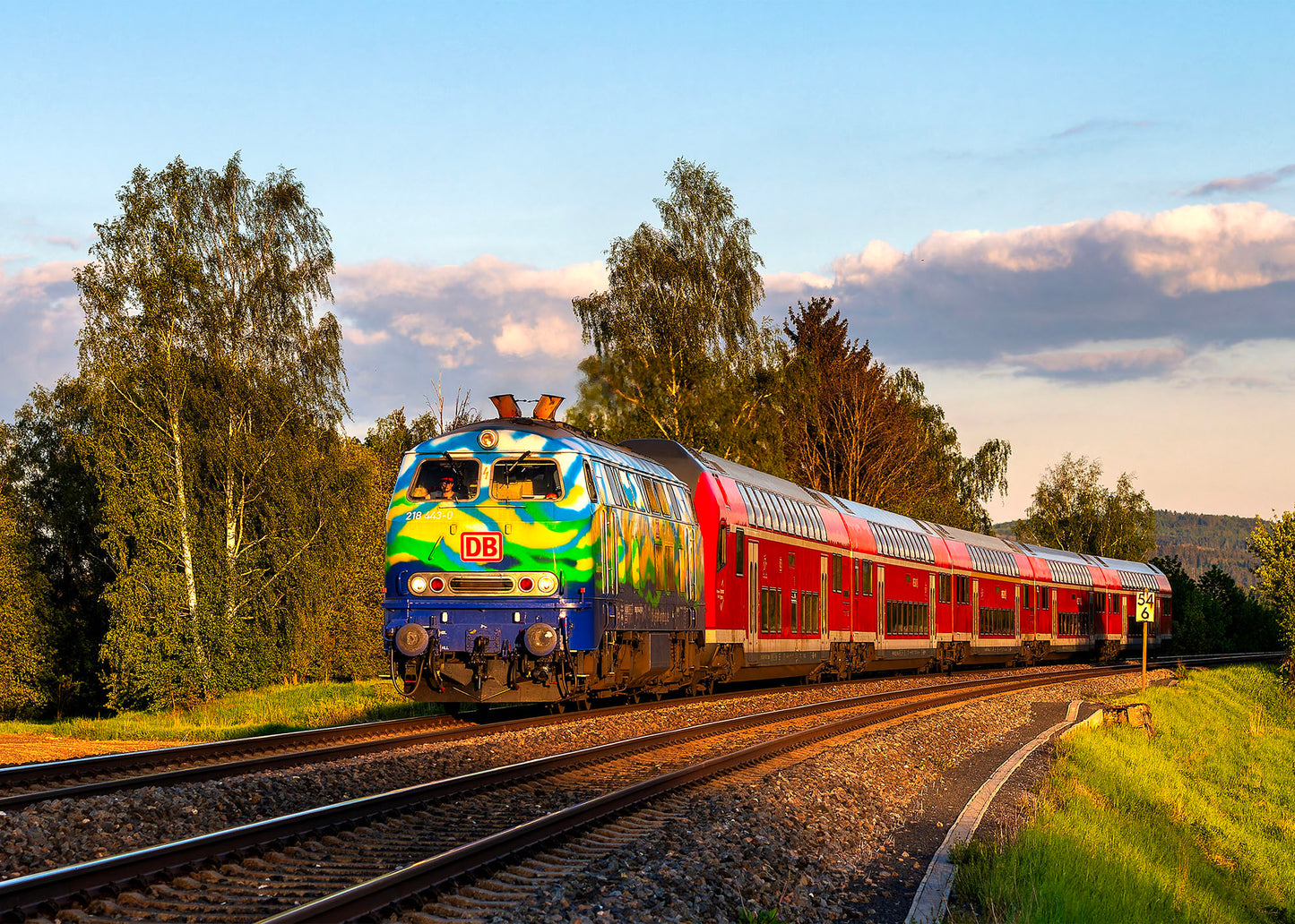 DB 218 443 mit Regionalzug  1