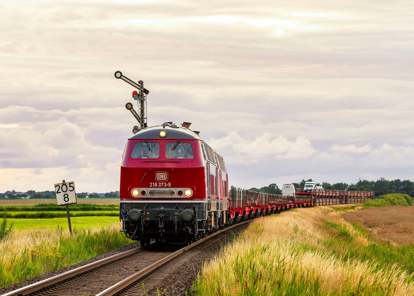 DB 218 373 mit Autozug